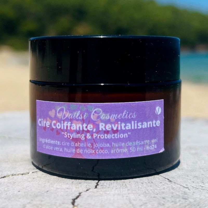 Donnez à vos cheveux le style que vous souhaitez avec la cire capillaire au jojoba. Visitez notre page pour en savoir plus sur ses avantages - VAITSI COSMETICS