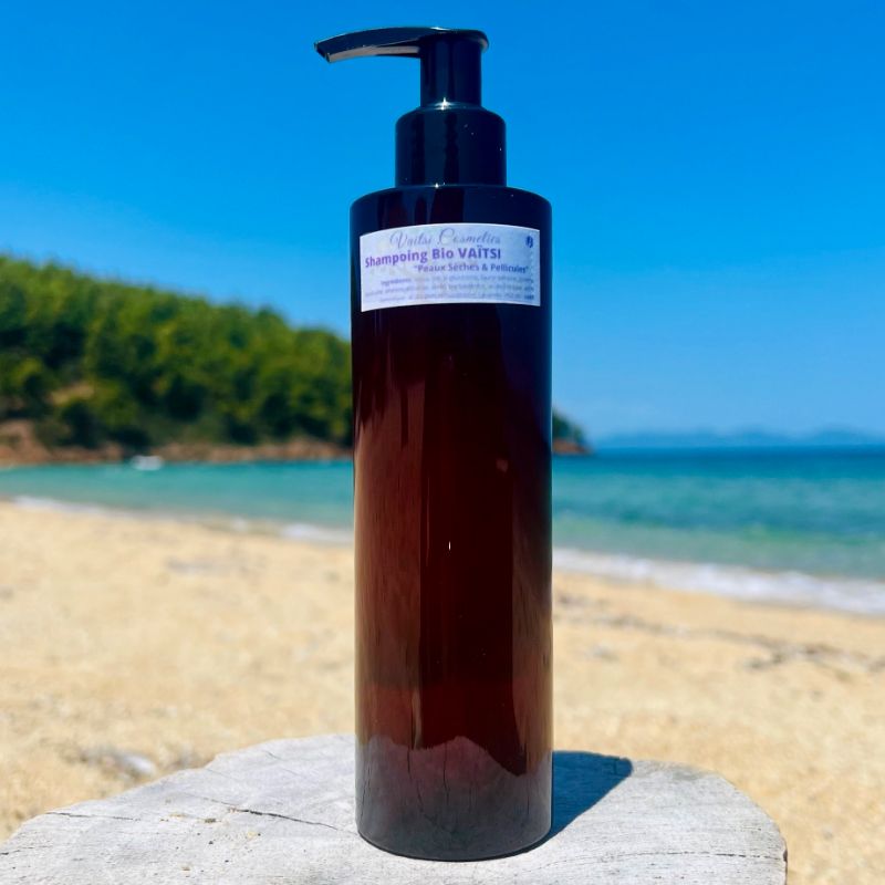 Traitez la peau sèche et les pellicules avec notre shampooing biologique. Visitez-nous pour en savoir plus sur ses ingrédients efficaces - VAITSI COSMETICS